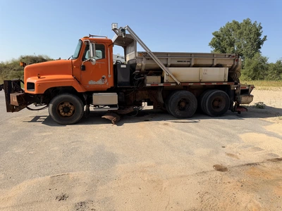 Used 2005 INTERNATIONAL PAYSTAR 5600I 6X4 500HP Dump trucks Michigan US | Miedema Asset Management Group #1338405