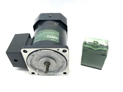 Used Oriental Motor Induction Motor, 400W 1/4HP, Pinion Shaft w/ Capacitor A.C. Motors Michigan US | Maverick Industrial Sales #1395302