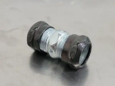 1/2" Wet Location Compression Coupling (Bag of 16)