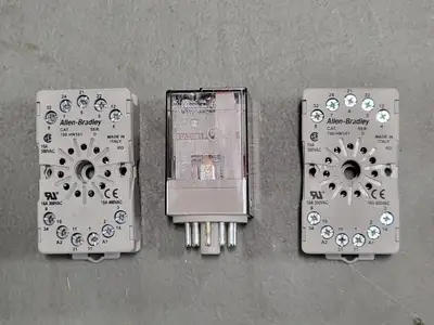 NEW ALLEN BRADLEY 700-HN101