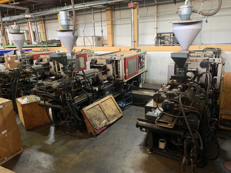 Used 2000 MILACRON,  CINCINNATI MILACRON MT225-15 Injection Molding Machines Florida US | ESCOBAR TRADING, INC. #202798