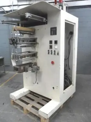 VERTICAL FORM, FILL AND SEAL MACHINE