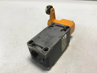 USED SIEMENS 3SE3 120-1GW