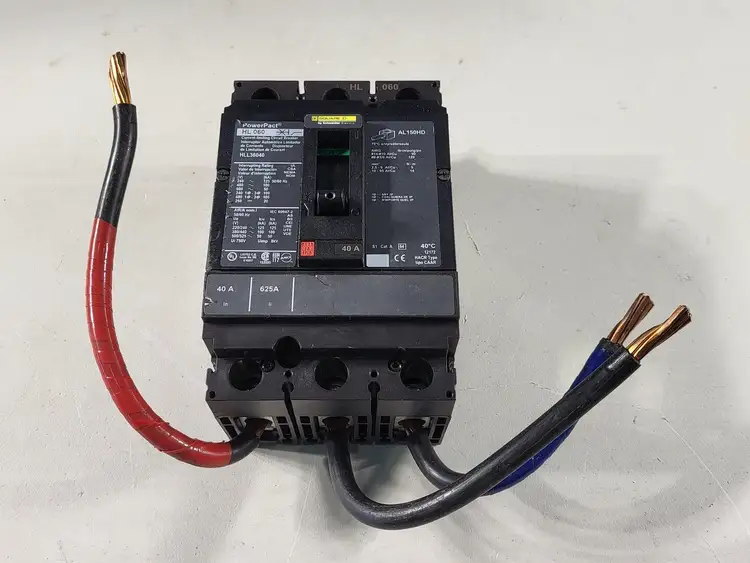 Used SQUARE D HLL36040 Switchgears British Columbia CA | Lenmark #240753