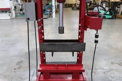 USED DAYTON 3Z916A