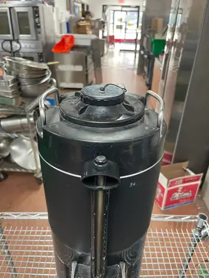 Used Bunn Used Bunn 1.5 Gallon Thermofresh Coffee Server Dispenser Black 39550.0001 Beverage Dispensers Illinois US | Falcon Restaurant Supply #1376066