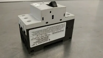 SIEMENS SIRIUS 3RV1011-1FA10 CIRCUIT BREAKER 3.5-4.5A 400V 40A 4E-13