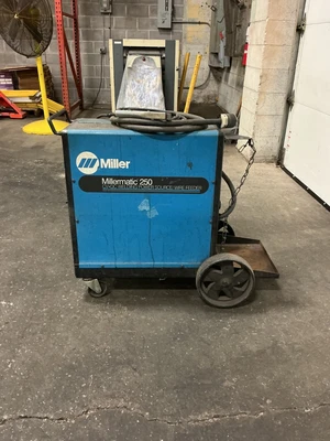 Used Miller _UNKNOWN_ Wire Feed Welders Ohio US | Equipment Recovery Corp. #1331407