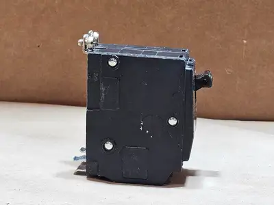 Used SQUARE D QOB240 Switchgears British Columbia CA | Lenmark #1438517