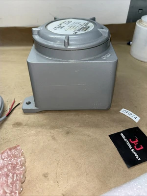 NEW Hubbell SPJ25140-A