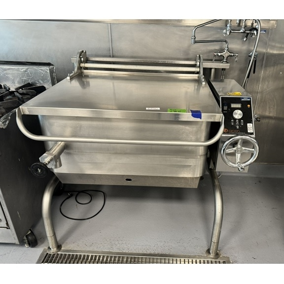 Used _UNKNOWN_ _UNKNOWN_ Braising Pans Washington US | Epic Foodwares #1557418