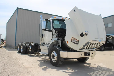New | in-Stock 2026 INTERNATIONAL HX Cab Chassis trucks Texas US | Roll Off Truck World #1491798