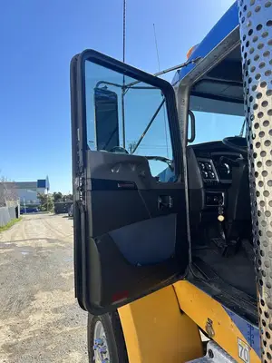 USED 2015 KENWORTH T800