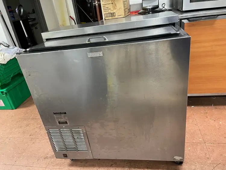 Used Perlick Used Perlick FR36 Bar Glass Chiller Froster w/ 142 Mug Capacity, Stainless - AS IS Chillers Illinois US | Falcon Restaurant Supply #1376123