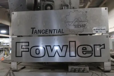 SPC8988  Capping Machine Fowler screw capper 33 mm, up to 21,000 bph