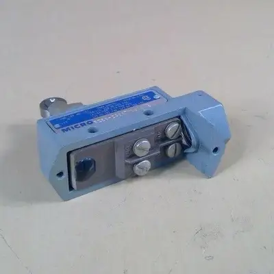 Used Micro Switch _UNKNOWN_ Relays & Switches South Carolina US | Palmetto Automation #1280954