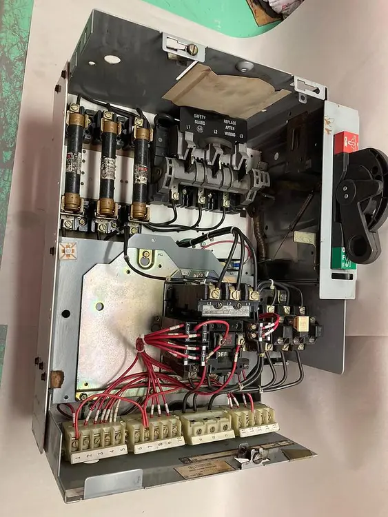 Used ALLEN BRADLEY 2106B-BDB-1-4RR-6X-24R-79U-901 Industrial Controls | Surplus Asset Holdings #1220845