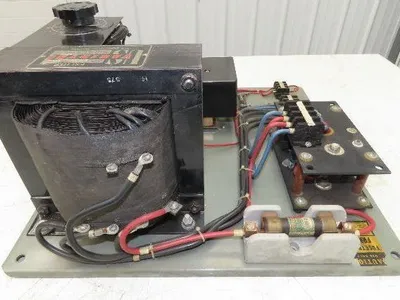 US Varidyne XR3-902410-D841 Exciter 22/440/550v 8/4/3amp 1Ph 1250 Frame 40vDC