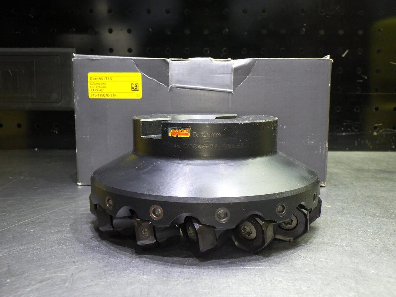Sandvik 125mm Coolant Thru Indexable Facemill 40mm Arbor 745-125Q40-21H (LOC2765A)