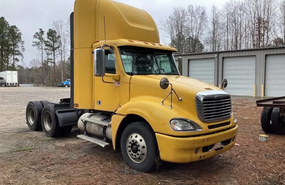 Used 2015 FREIGHTLINER FLD12064ST Misc Trucks Illinois US | Mitsubishi HC Capital America #163935