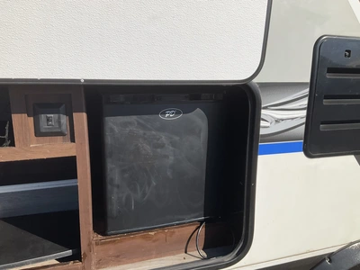 USED 2018 WHITE HAWK 23MRB