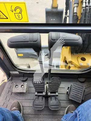 USED 2022 XCMG XE55U