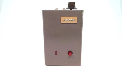 Honeywell R4166A1199 Protectorelay And Single Aquastat [New]