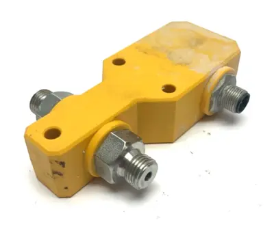 FCI-D04A4P-AP8X-H1141 | Turck  Class 2 Inline Flow Control Sensor 24VDC - Used
