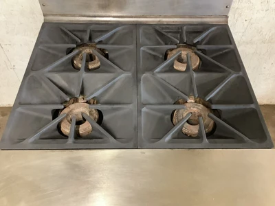 152-0343 Southbend 1364D Gas 4 Burner Range & Oven