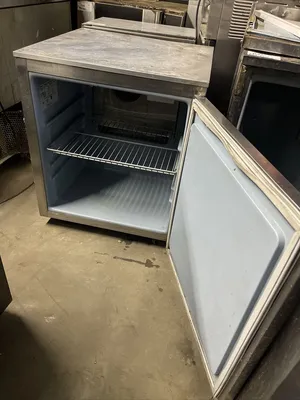 174-0040 Delfield 27” Undercounter Self Contained Cooler