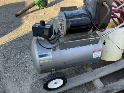 Used _UNKNOWN_ _UNKNOWN_ Tank Mounted Air Compressors Michigan US | Miedema Asset Management Group #1361552