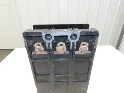General Electric E11592 Circuit Breaker Frame 1200A 3 Pole 600VAC N.P. 185628-J