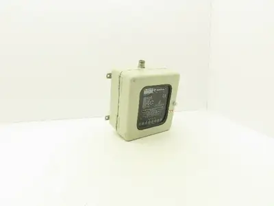 Allen Bradley 440F-C28026 MatGuard Guardmaster Safety Mat Control Unit 8 Inputs