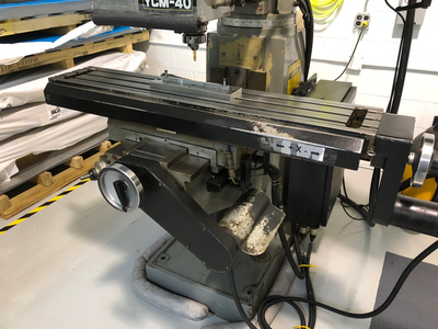 USED 1989 YCM 40 KNEE MILL