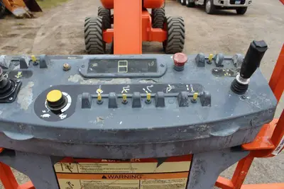 JLG 800 A, 4WDTelescopic Articulating Boom Lift