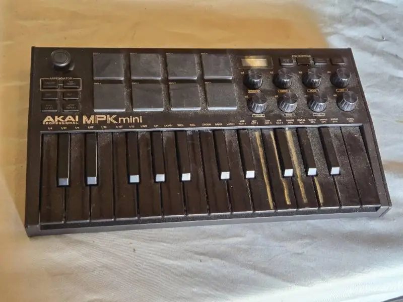 AKAI MPK Mini MIDI Controller - Untested
