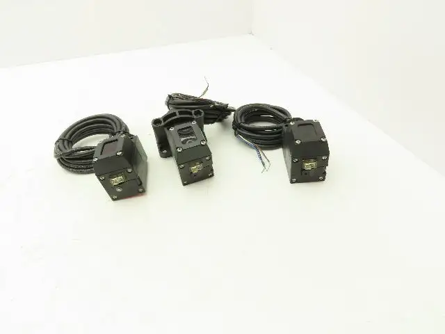 Honeywell CCS1100 Photoelectric Switch 1 Meter Polarized Retro Lot of 3