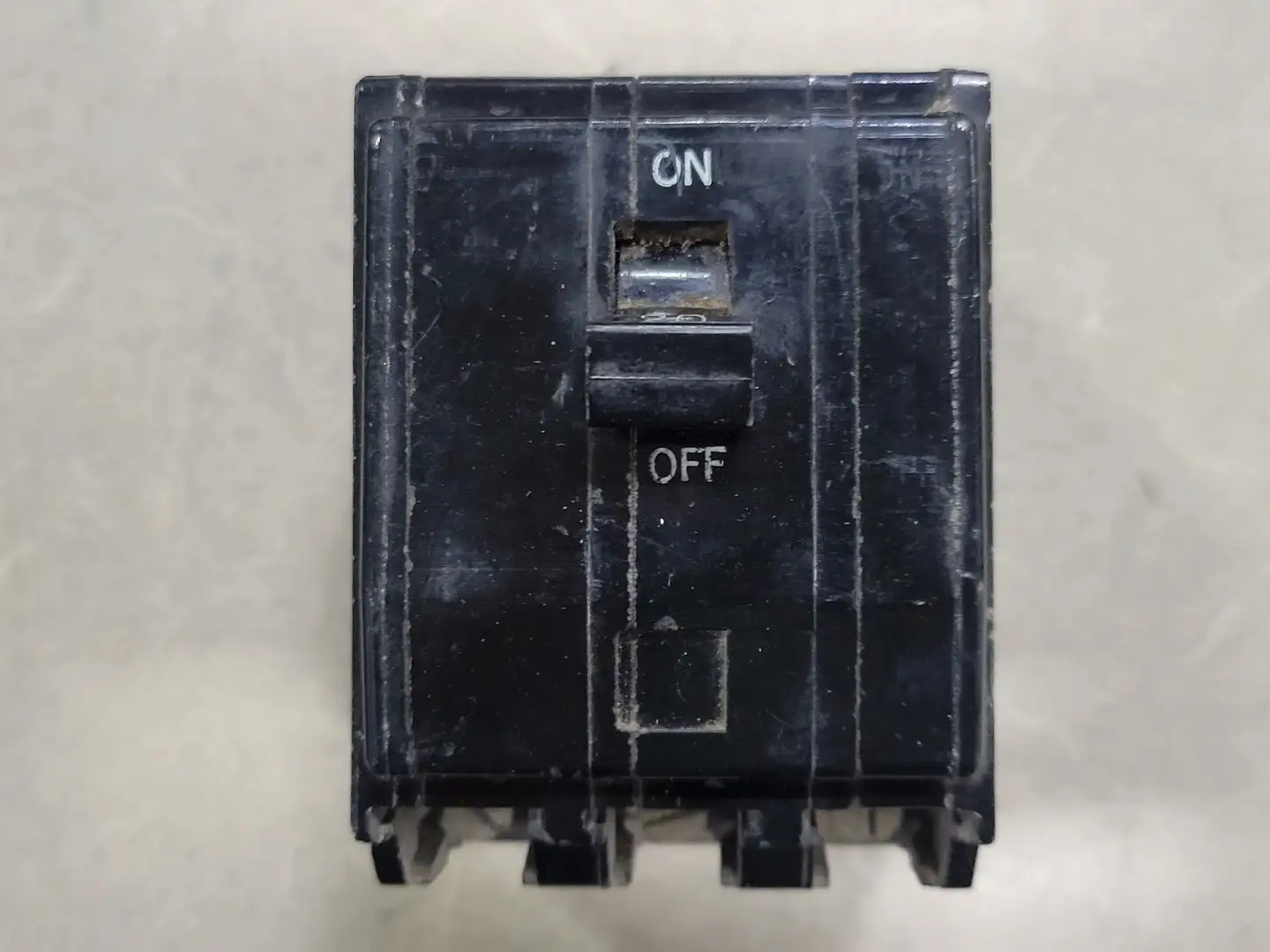USED SQUARE D QO320