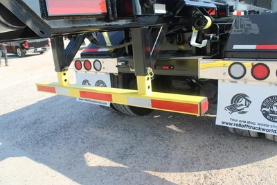 New | in-Stock 2027 FREIGHTLINER 114SD PLUS Rolloff Trucks Texas US | Roll Off Truck World #1507657