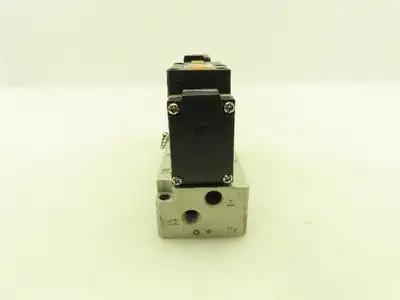 SMC VFS3100-5FZ  24VDC Single Solenoid Valve 5-Port Manifold Base  LOT OF  2