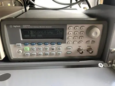 AGILENT 33220A ARBITRARY WAVEFORM GENERATOR