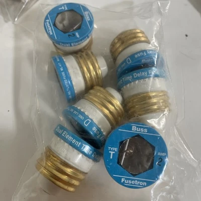 Large Lot Of Fuses (See Photos) Variety Of Amps And Volts