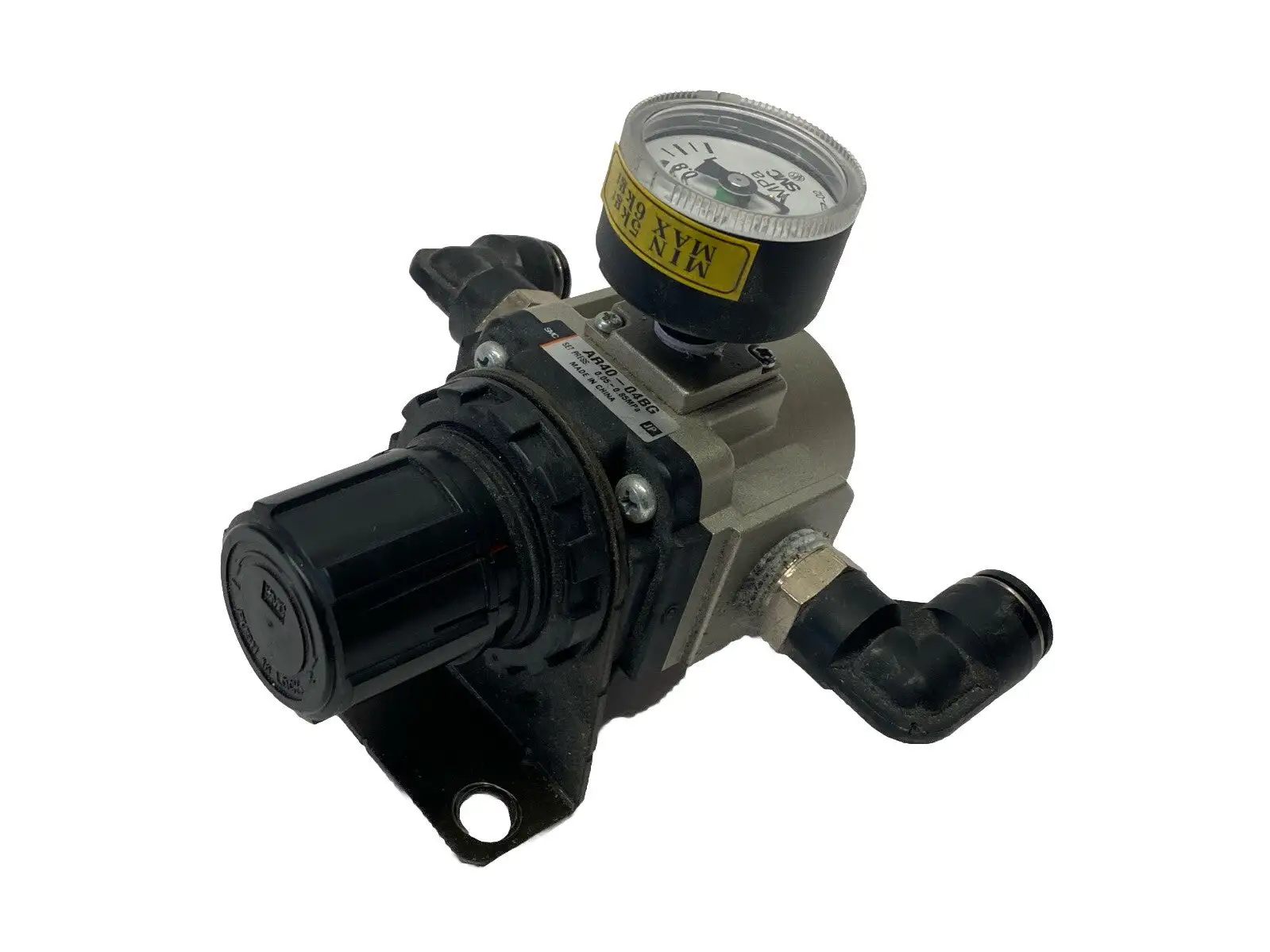 AR40-04BG | SMC  Pneumatic Regulator 0.05-0.85MPa 1/2" NPT - Used
