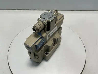 USED VICKERS DG5V-7-33C-T-PL-T-10-JA S448