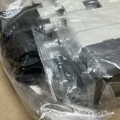 NEW SMC VQ7-6-FG-S-3Z