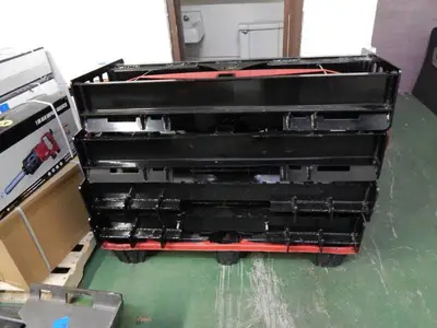 WOLVERINE Pallet Fork Frame 2025