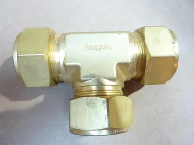 NEW SWAGELOK B-1610-3