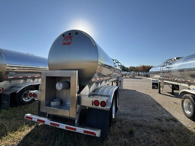 Used 2015 WALKER MILK TANKER TRAILER Liquid Supply Trailers Michigan US | Miedema Asset Management Group #1709444