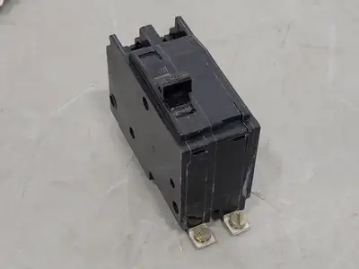 NEW SQUARE D QOB2100