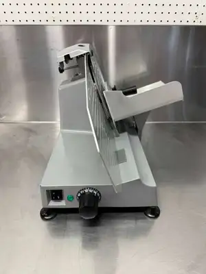 Used Chefs Choice Used 10" Chef's Choice 667 Electric Manual Deli Meat Slicer 120V Slicers / Dicers / Cutters Illinois US | Falcon Restaurant Supply #1375058